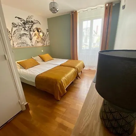 Coliwork Le Saint Szálloda *