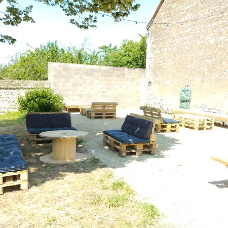 Coliwork Le Saint Szálloda *