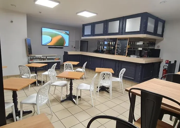 Coliwork Le Saint Hotel *